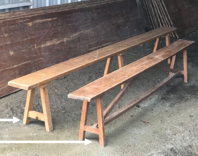 Bancs en bois à louer